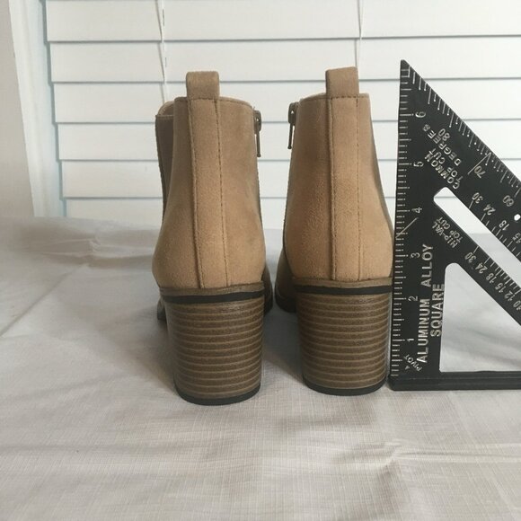 White Mountain Women's Faux Suede  Side Zip Ankle Bootie 7.5 Block Heel Tan - Picture 10 of 11